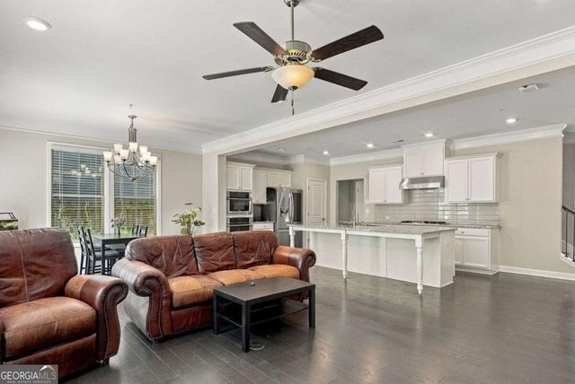58 W Dixie Avenue SE, Marietta, GA 30008