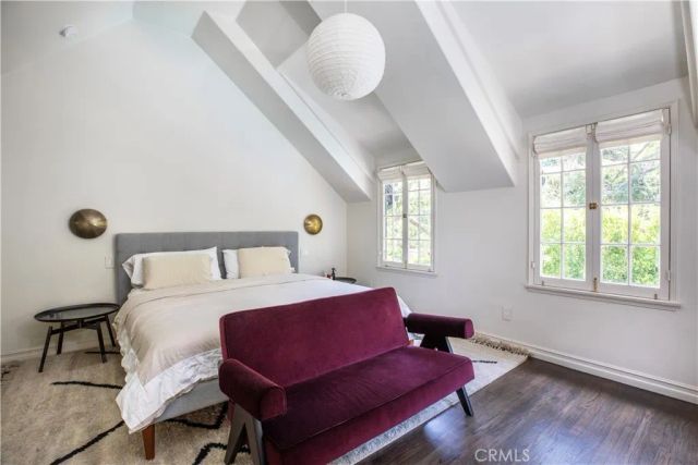 5531 Red Oak, Los Angeles, CA 90068