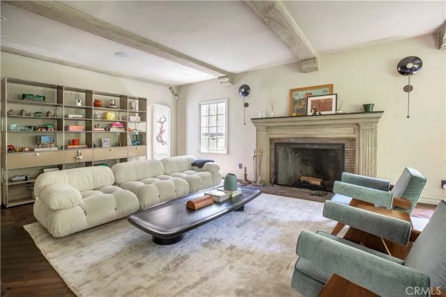 5531 Red Oak, Los Angeles, CA 90068