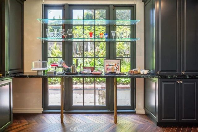 5531 Red Oak, Los Angeles, CA 90068