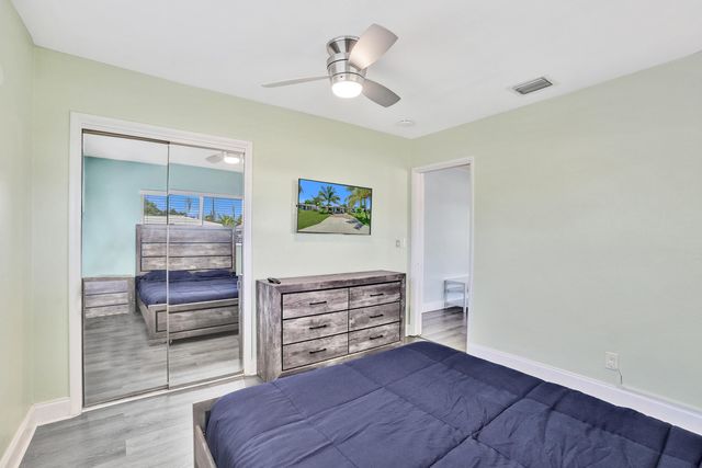 230 NE 45TH Street, Oakland Park, FL 33334