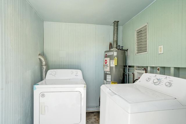 230 NE 45TH Street, Oakland Park, FL 33334