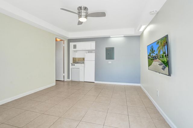 230 NE 45TH Street, Oakland Park, FL 33334
