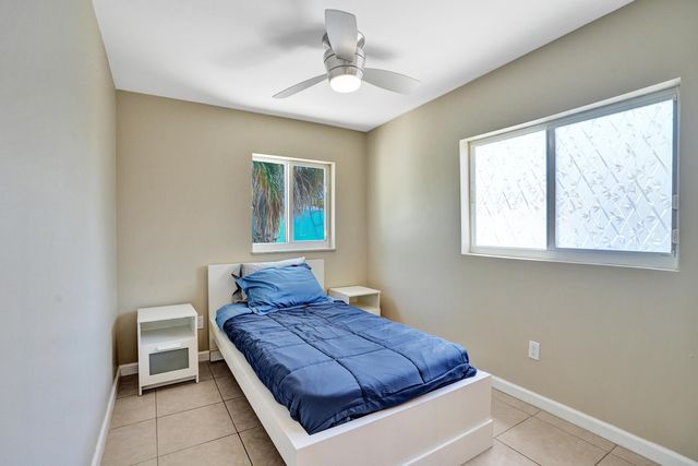 230 NE 45TH Street, Oakland Park, FL 33334