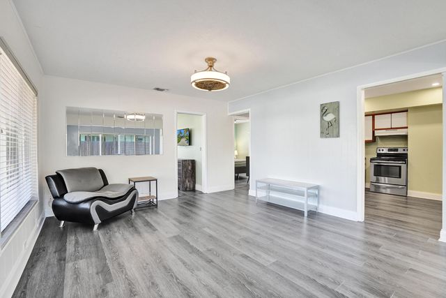230 NE 45TH Street, Oakland Park, FL 33334