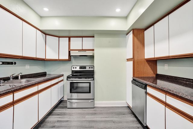230 NE 45TH Street, Oakland Park, FL 33334