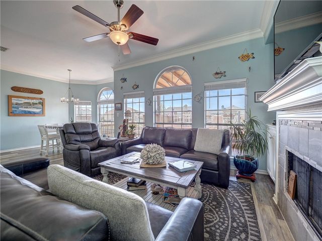 13613 Port Royal Ct, Corpus Christi, TX 78418