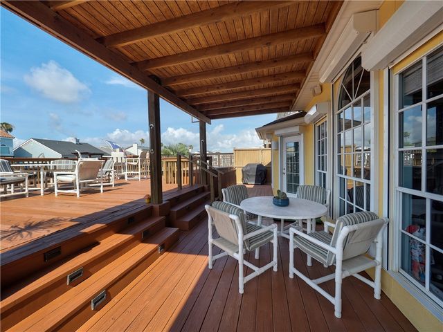 13613 Port Royal Ct, Corpus Christi, TX 78418