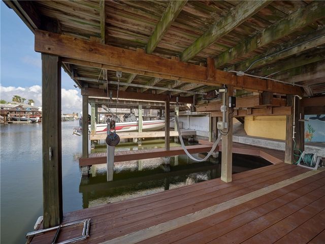 13613 Port Royal Ct, Corpus Christi, TX 78418