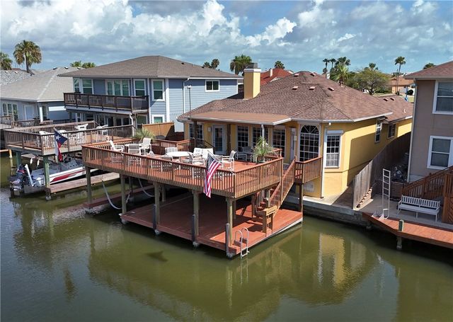 13613 Port Royal Ct, Corpus Christi, TX 78418
