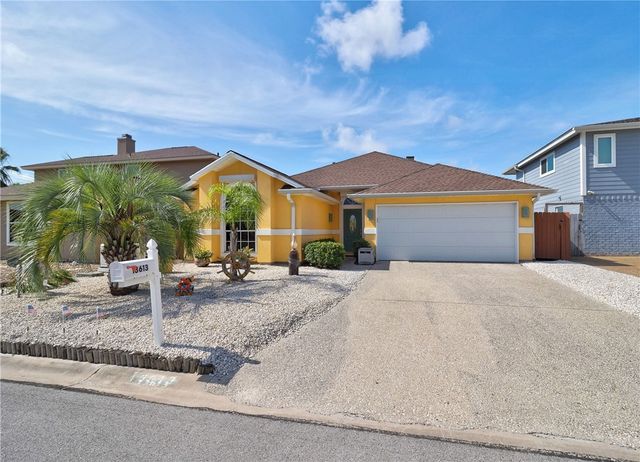 13613 Port Royal Ct, Corpus Christi, TX 78418