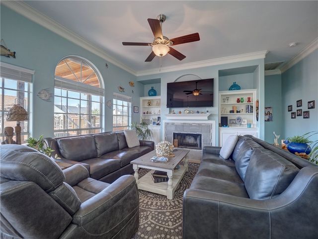 13613 Port Royal Ct, Corpus Christi, TX 78418