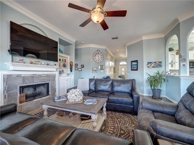 13613 Port Royal Ct, Corpus Christi, TX 78418