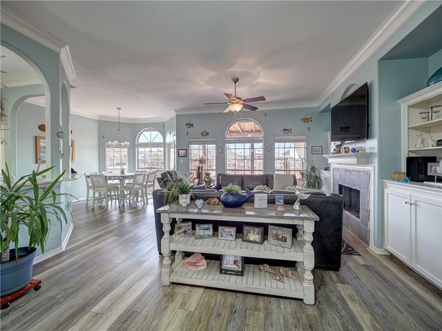 13613 Port Royal Ct, Corpus Christi, TX 78418