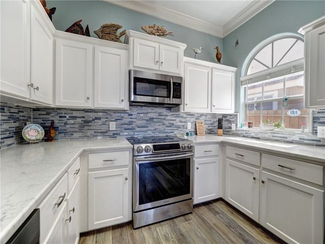13613 Port Royal Ct, Corpus Christi, TX 78418