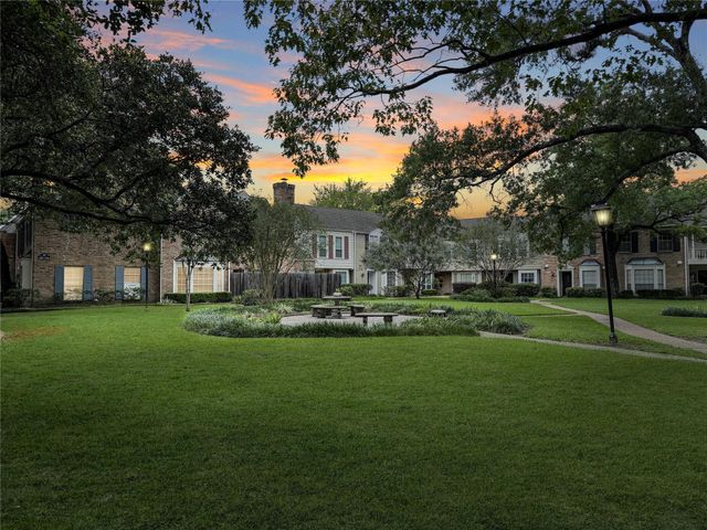 13240 Trail Hollow Drive 3240, Houston, TX 77079