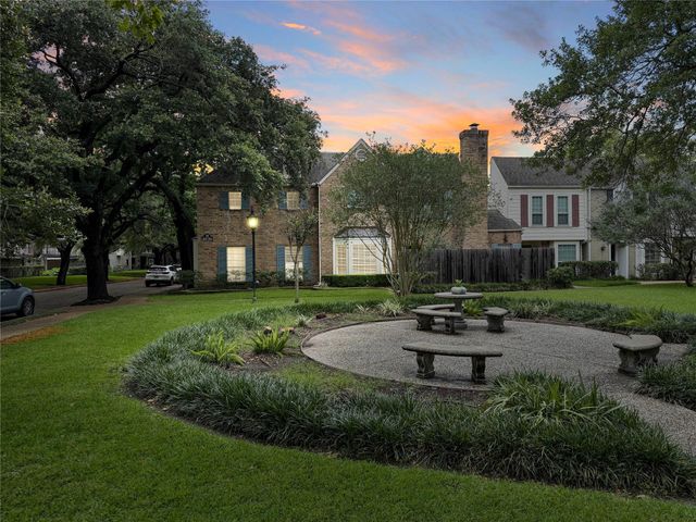 13240 Trail Hollow Drive 3240, Houston, TX 77079