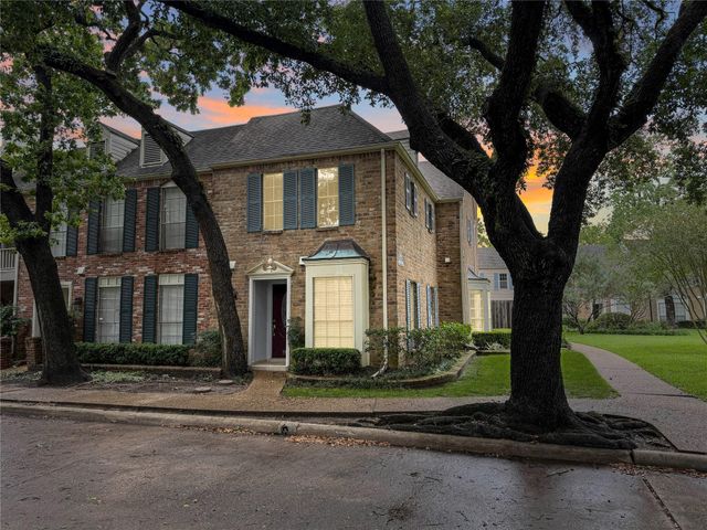 13240 Trail Hollow Drive 3240, Houston, TX 77079