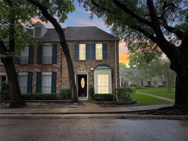 13240 Trail Hollow Drive 3240, Houston, TX 77079