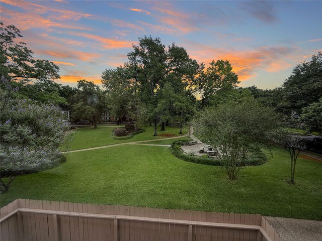 13240 Trail Hollow Drive 3240, Houston, TX 77079