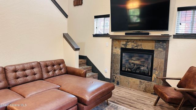 203 Pomrankey LN, Dover, ID 83825