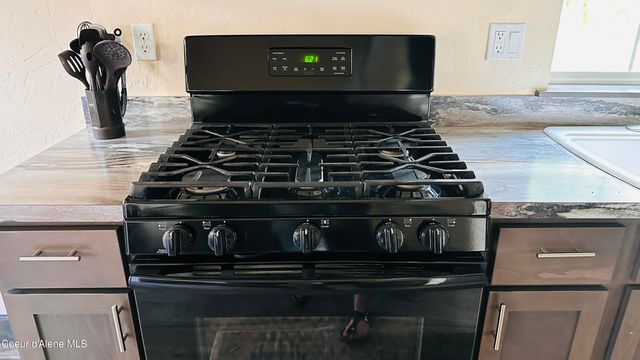 203 Pomrankey LN, Dover, ID 83825