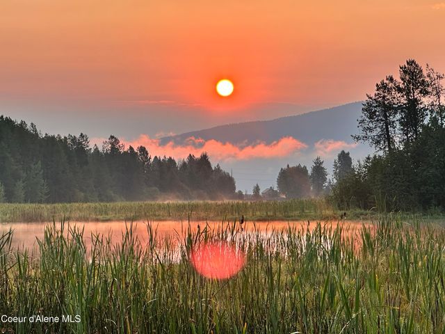 203 Pomrankey LN, Dover, ID 83825
