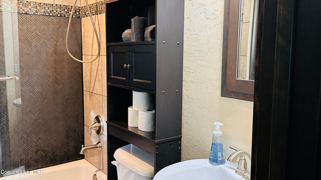 203 Pomrankey LN, Dover, ID 83825