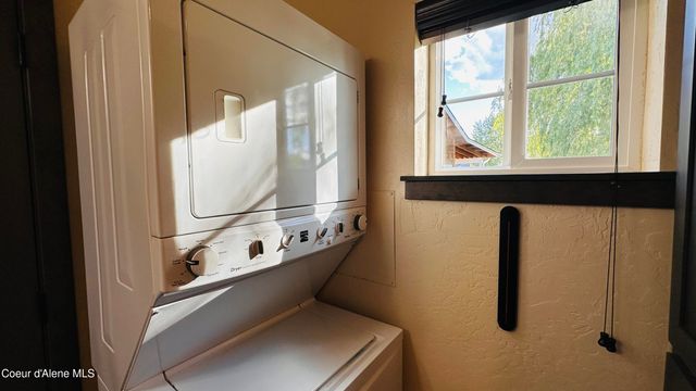 203 Pomrankey LN, Dover, ID 83825