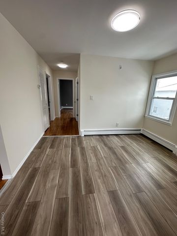 25 Concord Street, Lynbrook, NY 11563