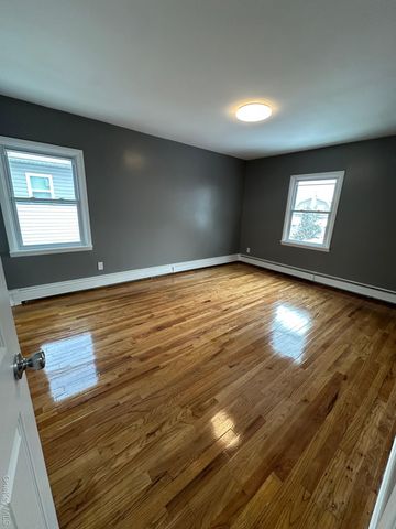 25 Concord Street, Lynbrook, NY 11563