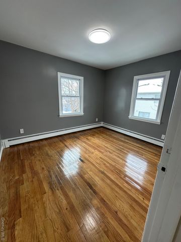 25 Concord Street, Lynbrook, NY 11563