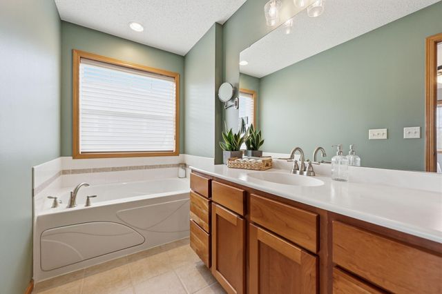 3397 Mulberry Alcove, Woodbury, MN 55129