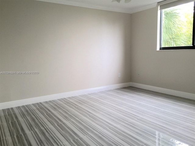 17878 N Bay Road 201, Sunny Isles Beach, FL 33160