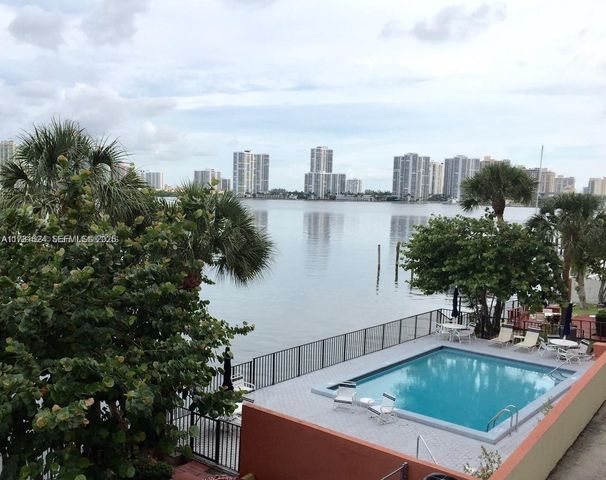 17878 N Bay Road 201, Sunny Isles Beach, FL 33160