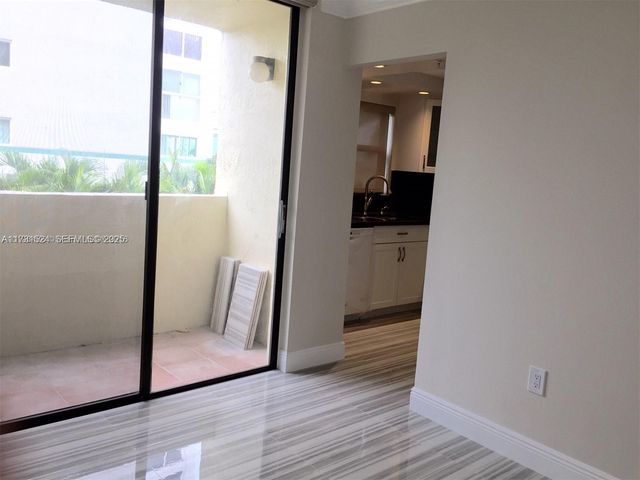 17878 N Bay Road 201, Sunny Isles Beach, FL 33160