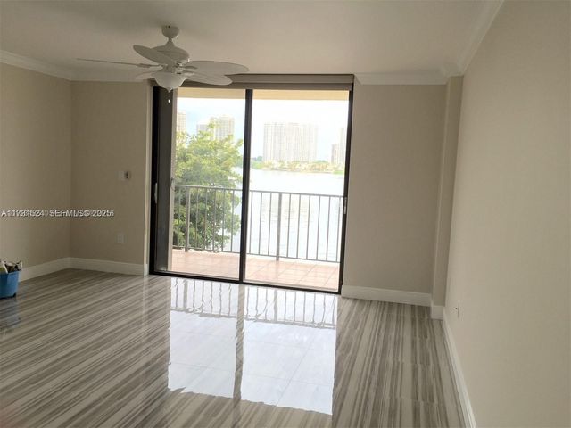 17878 N Bay Road 201, Sunny Isles Beach, FL 33160