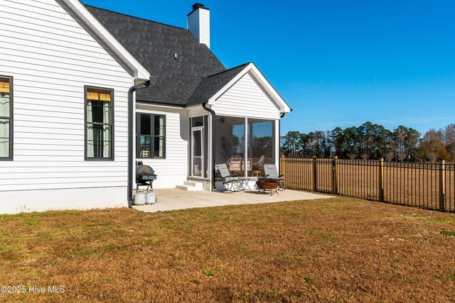 2336 Soddy Lane, Grimesland, NC 27837