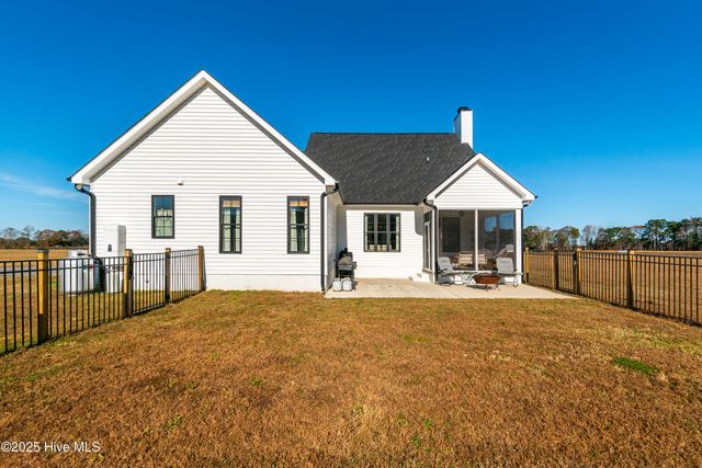 2336 Soddy Lane, Grimesland, NC 27837