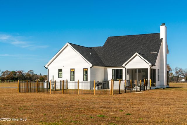 2336 Soddy Lane, Grimesland, NC 27837