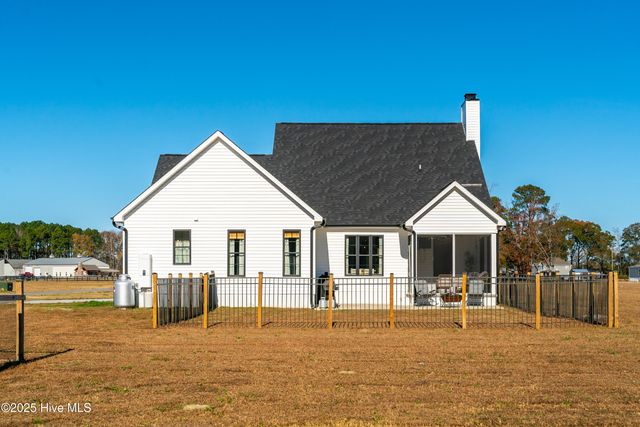 2336 Soddy Lane, Grimesland, NC 27837