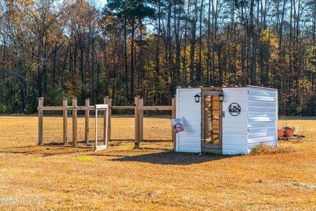 2336 Soddy Lane, Grimesland, NC 27837