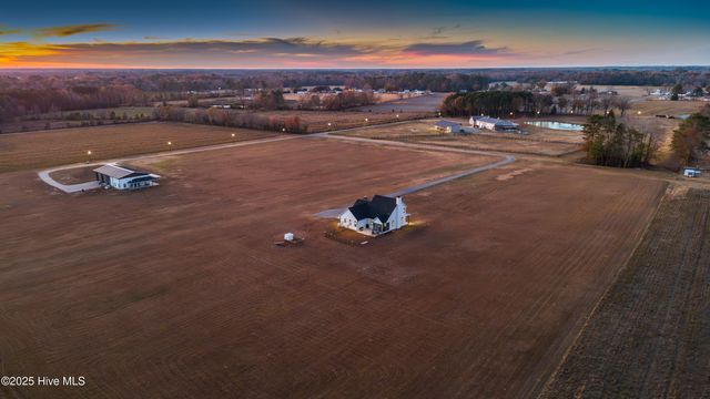 2336 Soddy Lane, Grimesland, NC 27837