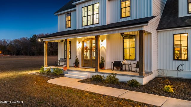 2336 Soddy Lane, Grimesland, NC 27837