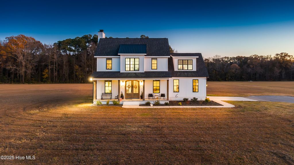 2336 Soddy Lane, Grimesland, NC 27837