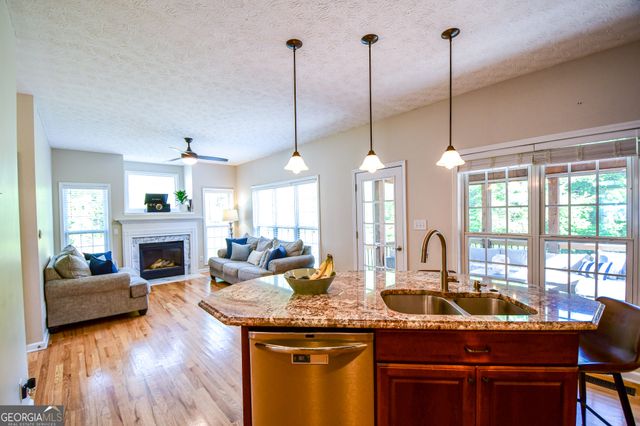 155 Cottage Circle, Fayetteville, GA 30215