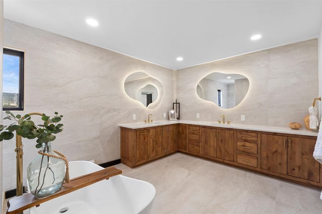 1339 Bishops Lodge Road, Santa Fe, NM 87506