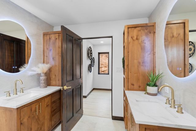 1339 Bishops Lodge Road, Santa Fe, NM 87506