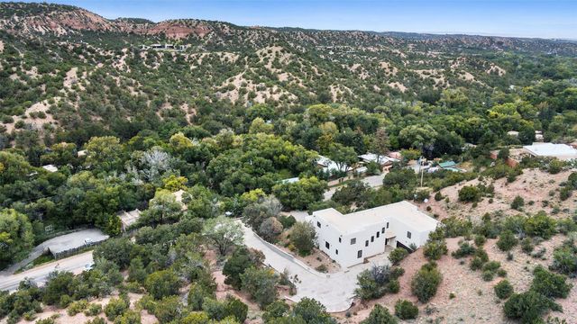 1339 Bishops Lodge Road, Santa Fe, NM 87506