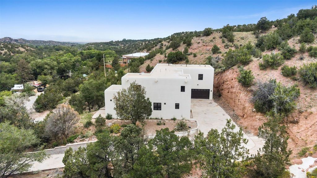 1339 Bishops Lodge Road, Santa Fe, NM 87506